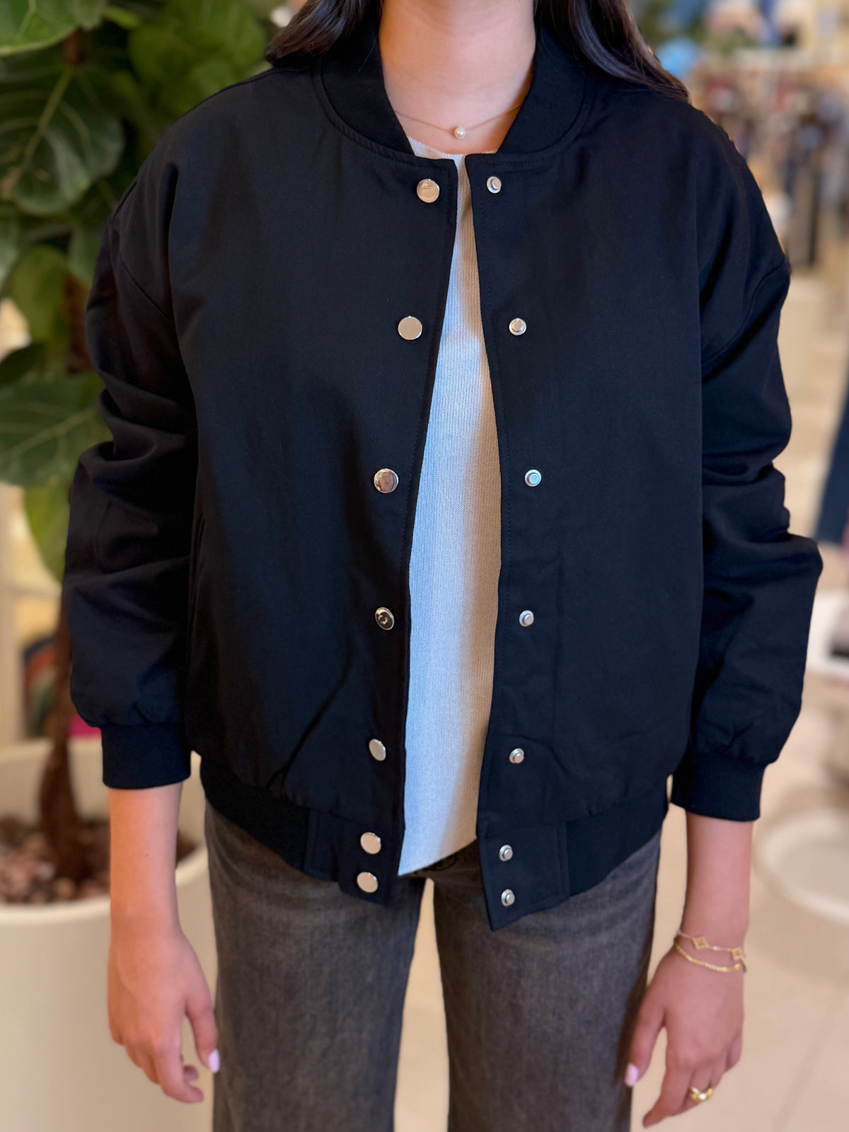 BOMBER LISO NEGRO