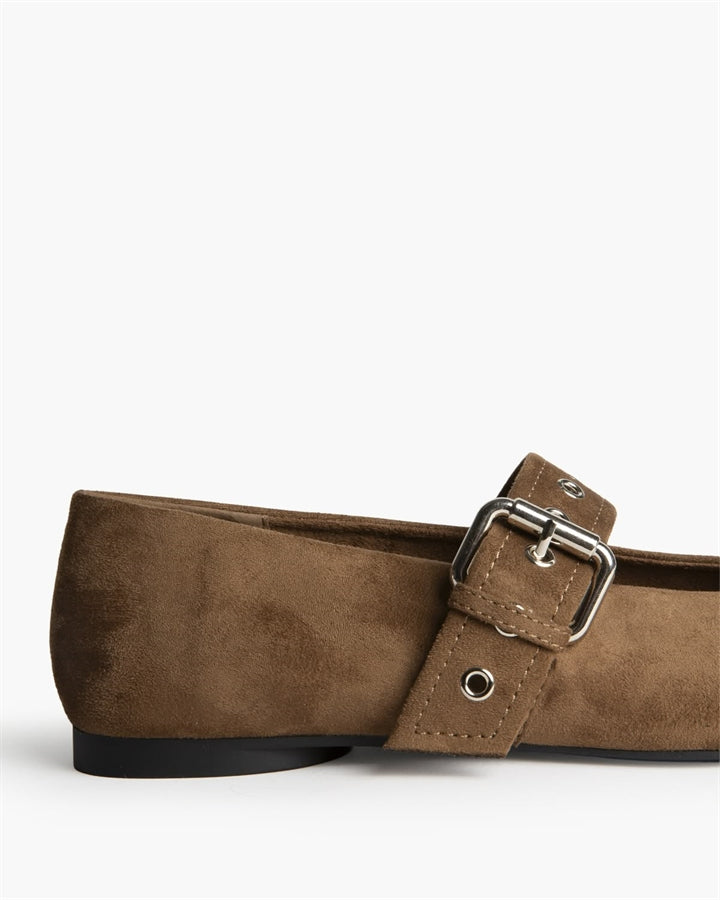 Bailarina Camel Pico T. Correa