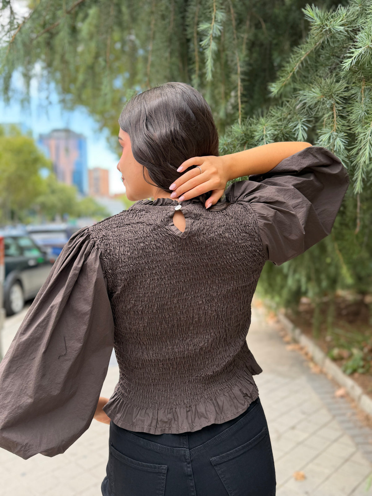Blusa Nido Manga Bombacho Marrón