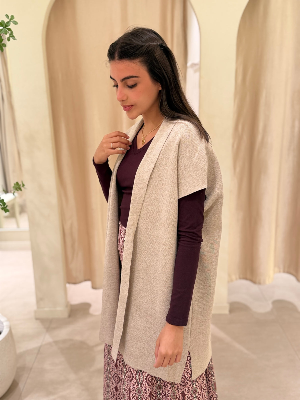Chaleco Midi Liso Solapa Beige