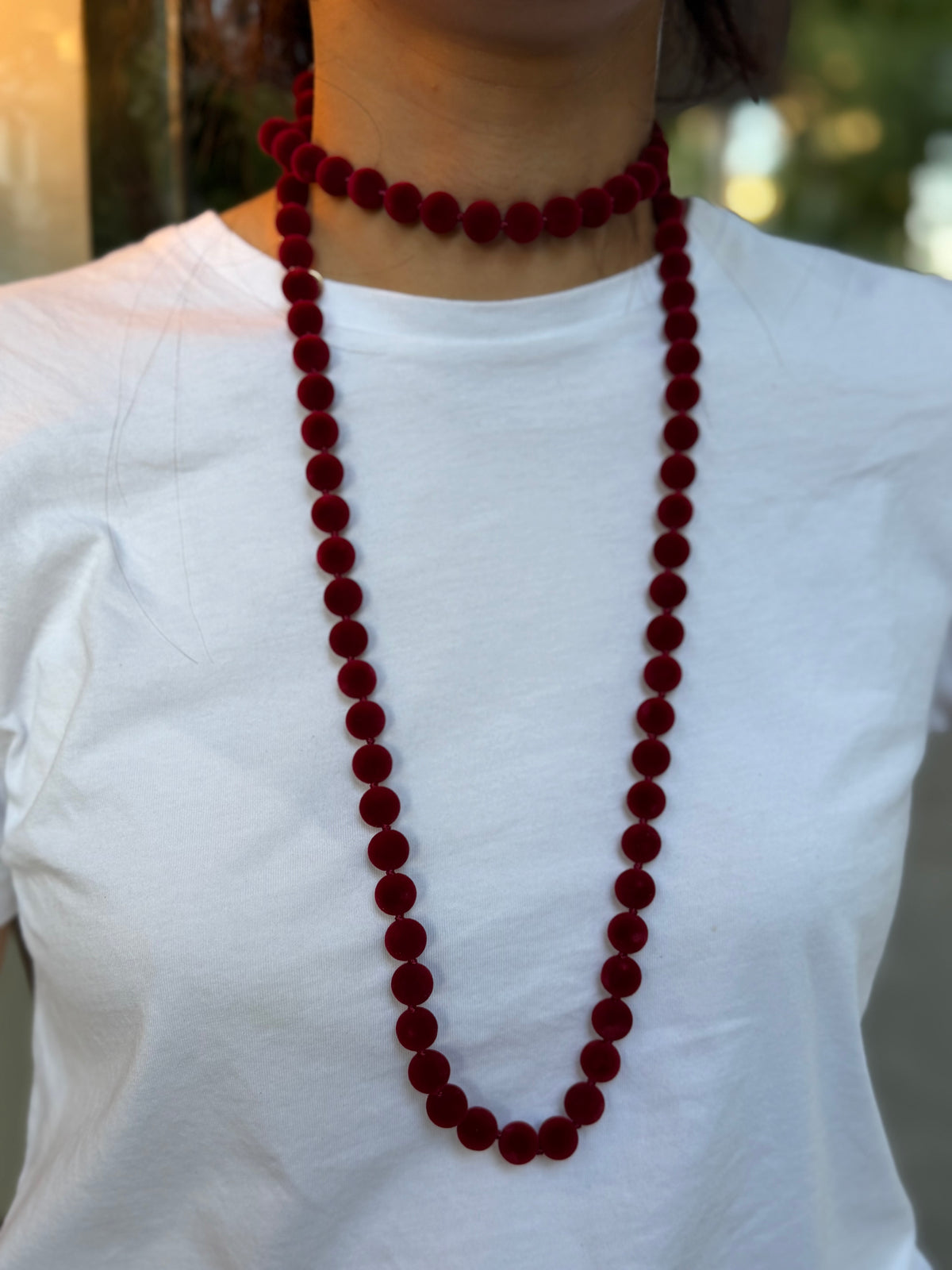 Collar Bolitas Terciopelo Granate