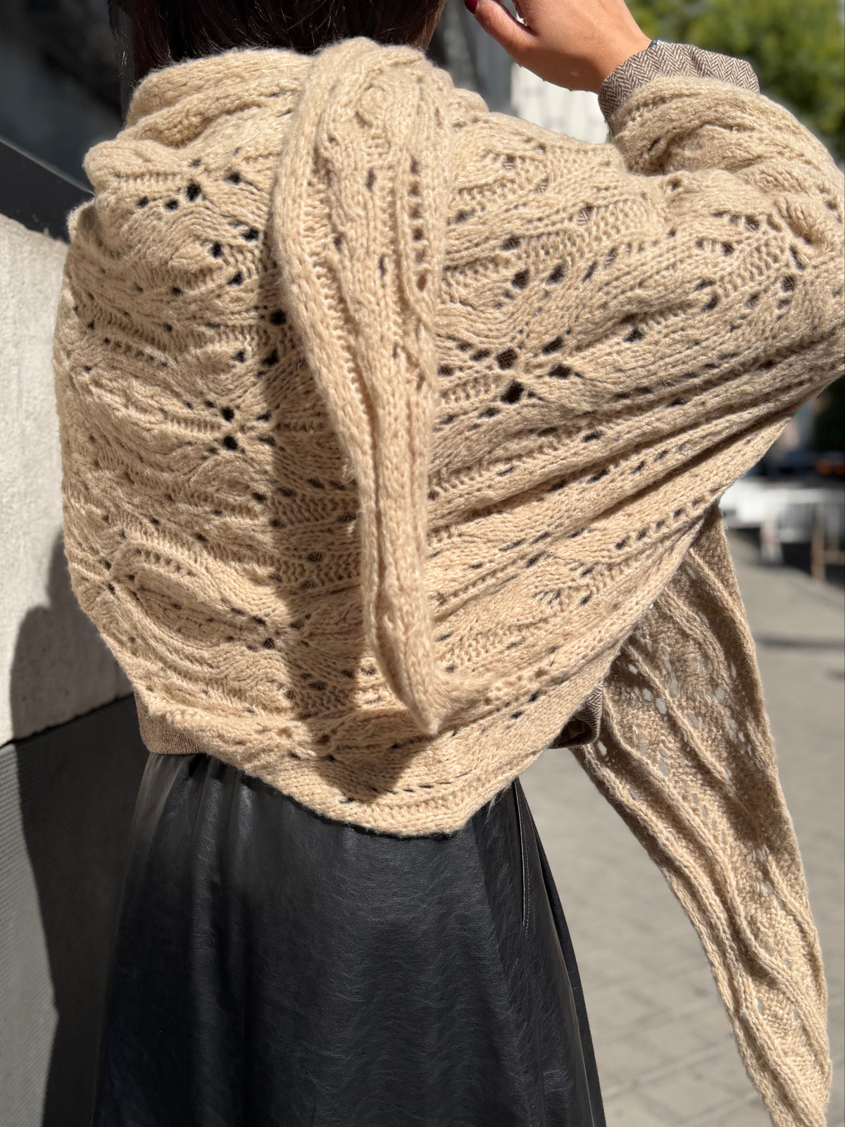 Poncho Triangular Julia Beige