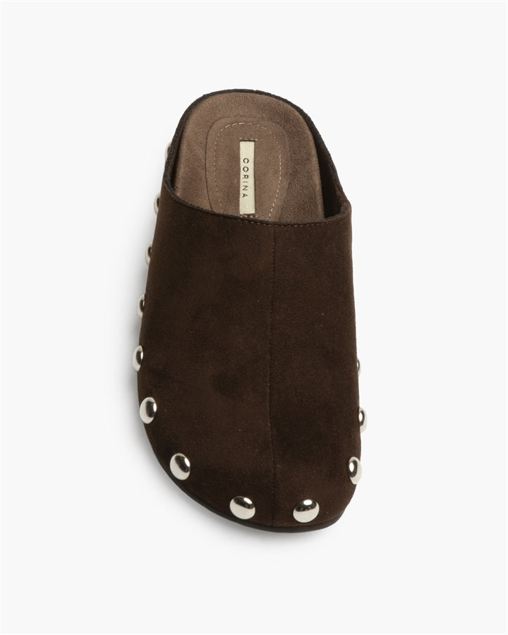 Zuecos Marrón Tachas