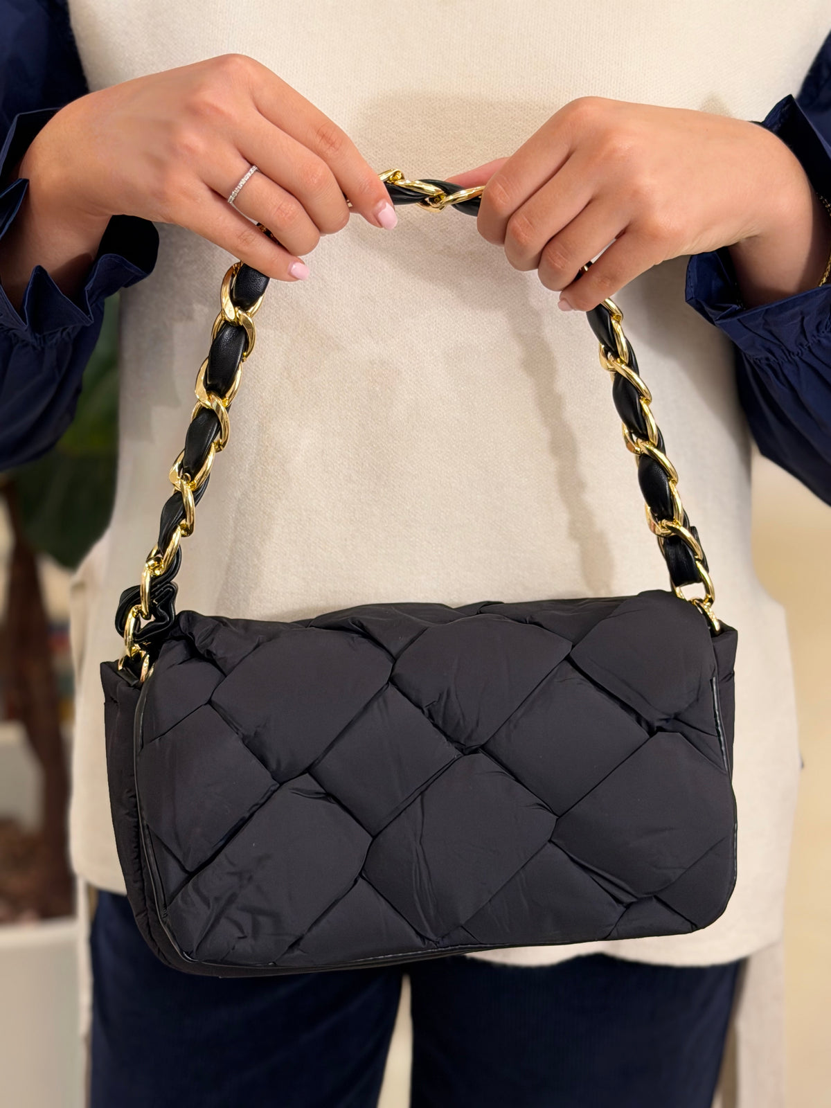 Bolso Acolchado Trenza Negro.