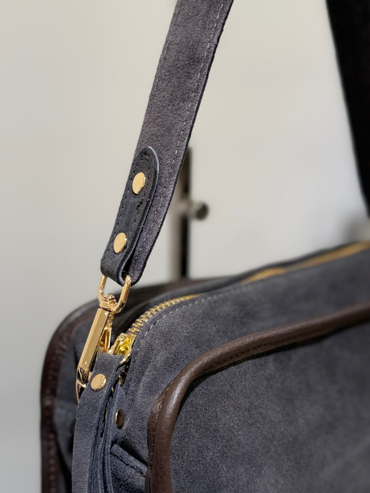Bolso Antelina Combinado Piel Gris