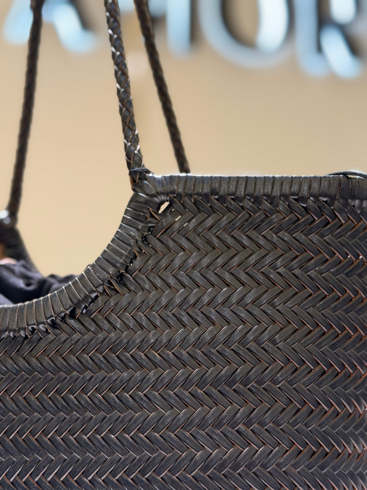 Bolso Piel Trenzado Mediano Negro