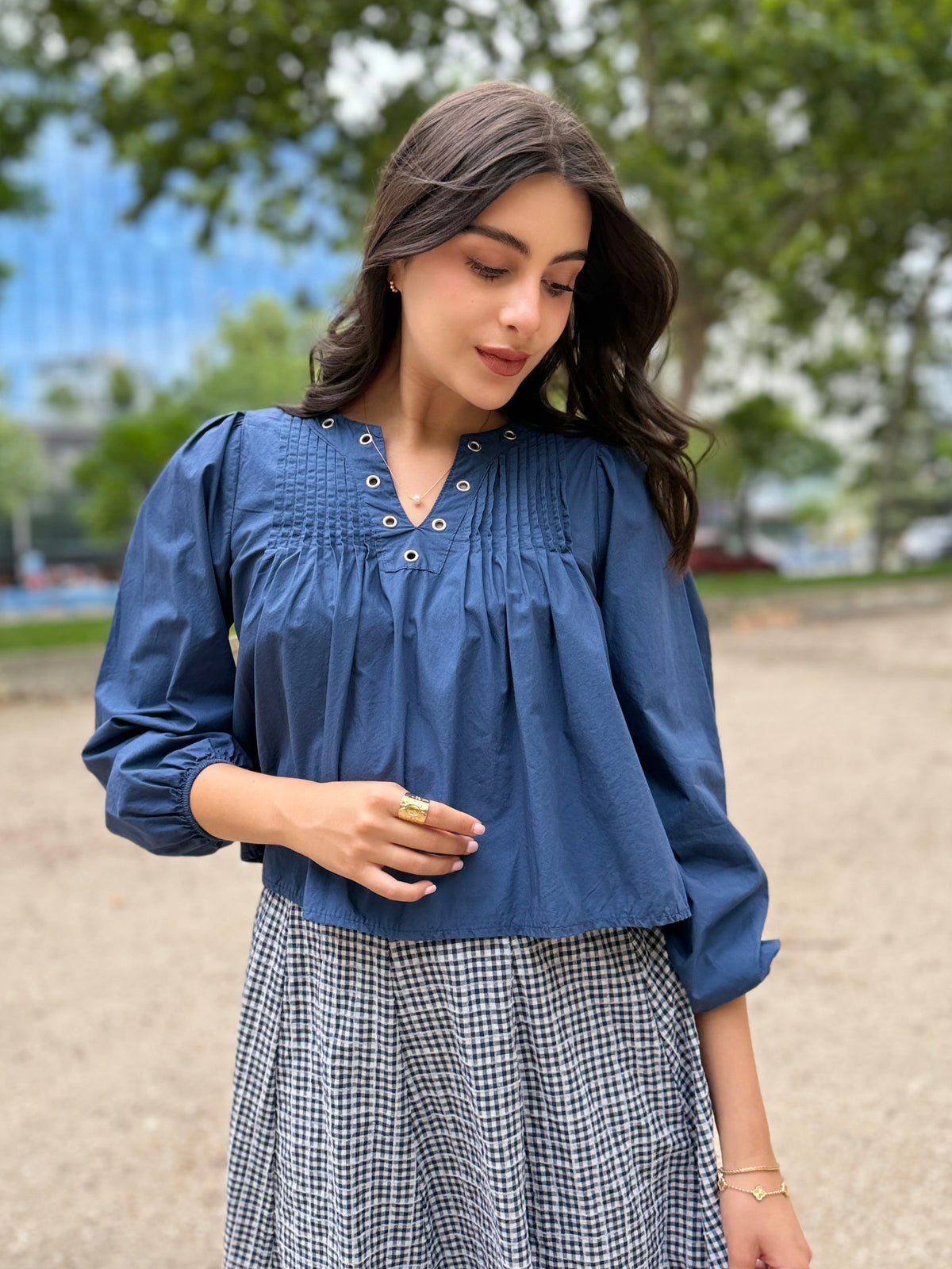 Blusa Pico Tachas Azul