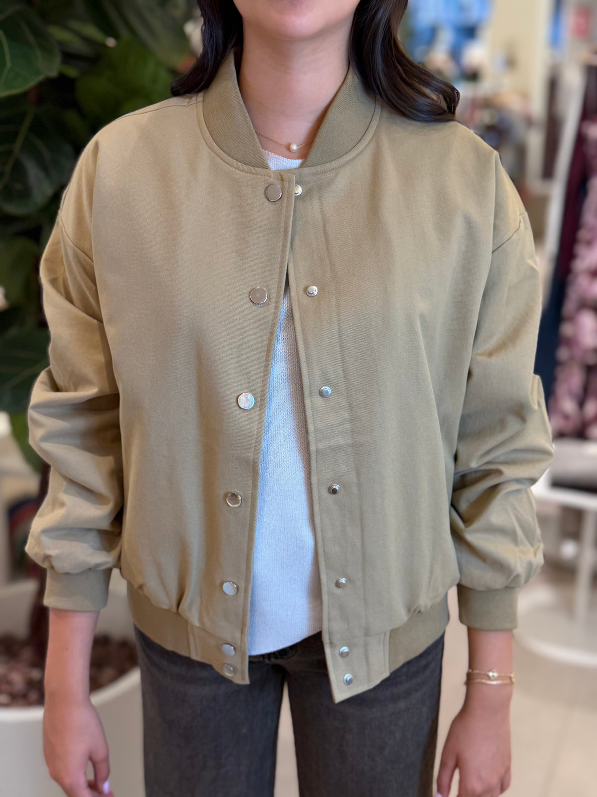 BOMBER LISO BEIGE