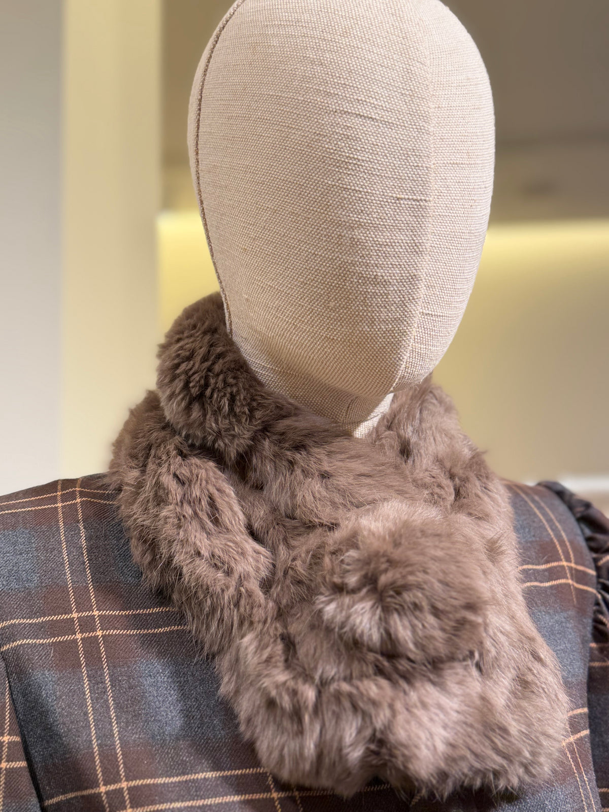 Cuello Piel Natural Taupe