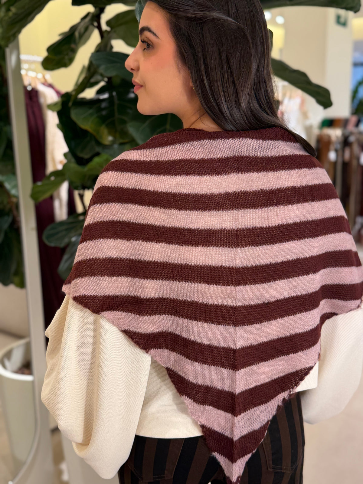 Pañuelo Raya Triangular Burdeos