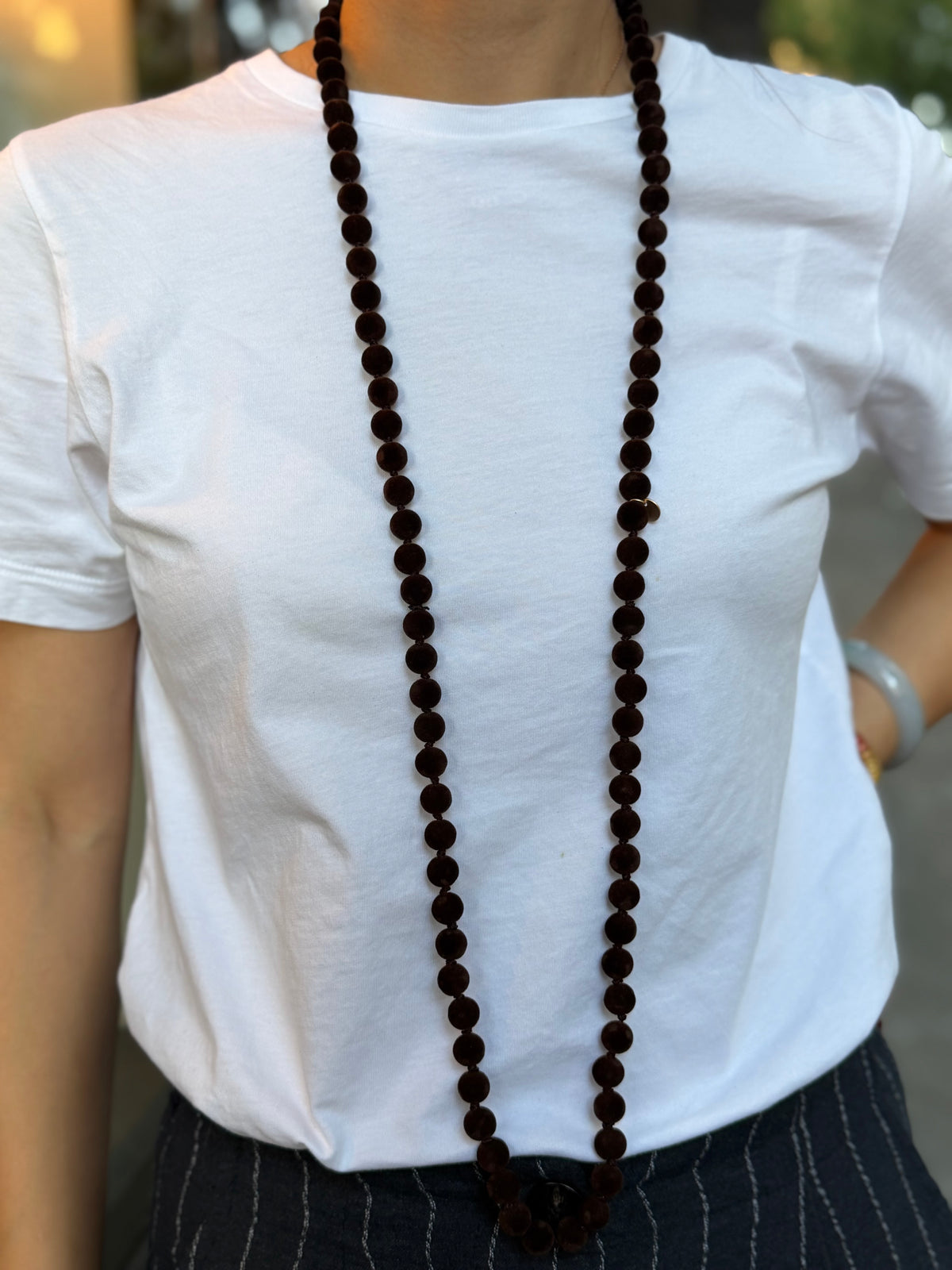 Collar Bolitas Terciopelo Marrón