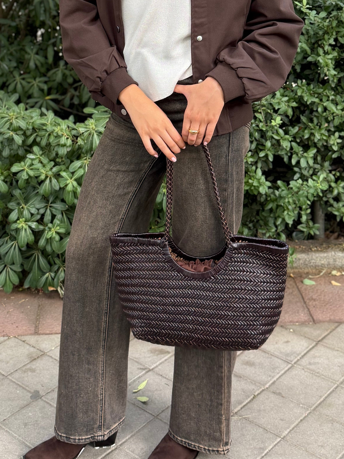 Bolso Piel Trenzado Mediano Marrón.