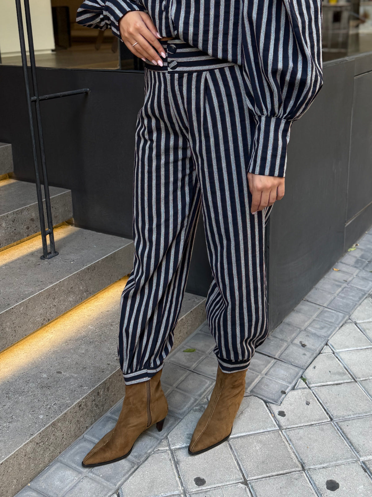 Pantalón Raya Azul Puño